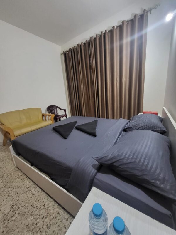 Fully Furnished Studio Apartment - Image 3
