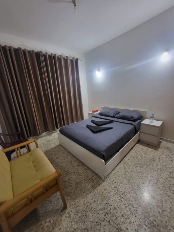 Fully Furnished Studio Apartment - Image 4